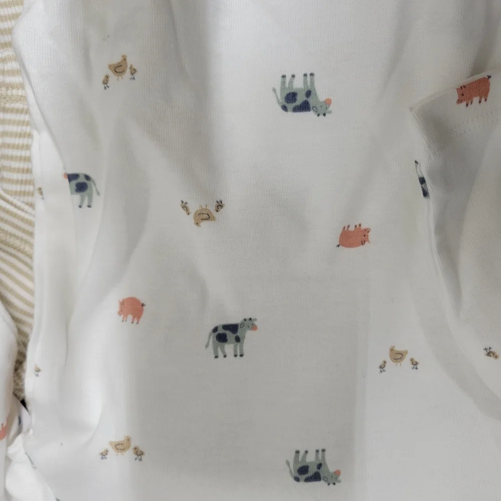 Carters Unisex Bodysuit And 2 Piece Outfit Animal Themed 12 Nwt
